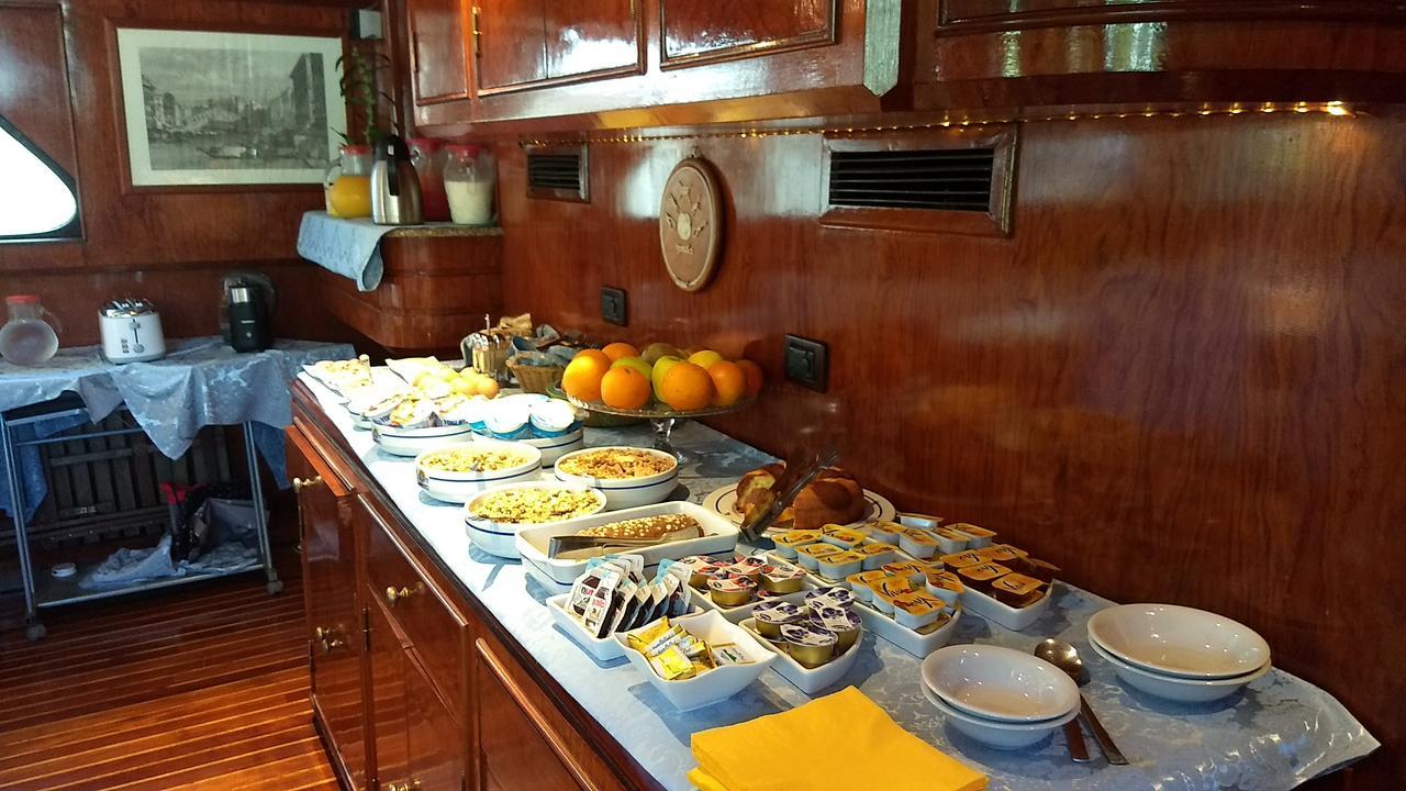 Bateau-hôtel Yacht Fortebraccio *