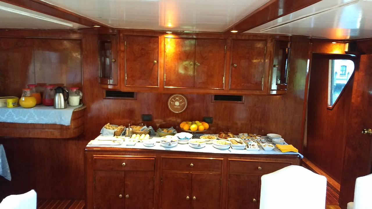 Yacht Fortebraccio Bateau-hôtel *